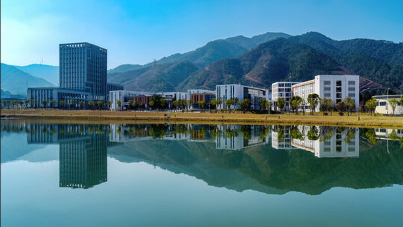 高压二极管耐压值：揭秘其重要性及选择要点**